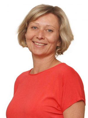 Gabriela Vaníčková, 秘书处和会计经理 